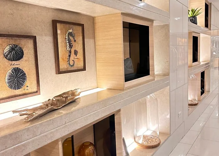 Shell Residences Moa Paul's Place *